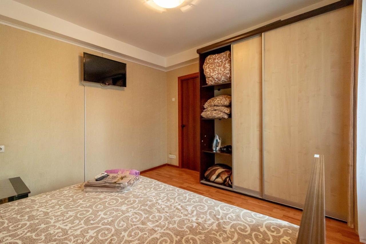 Kvartirkoff Na Geroev Dnepra 3 Kiew Exterior foto